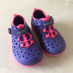 Stride Right made to play shoes size 6